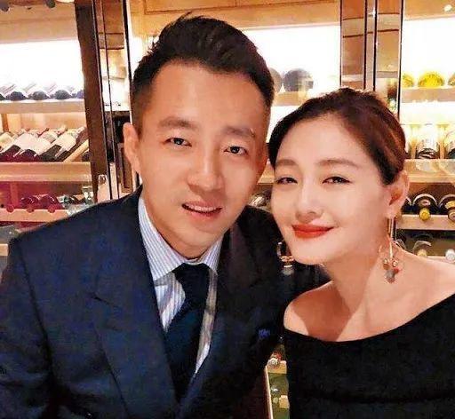 明星网红夫妇离婚,爱情童话的落幕与现实的冲击