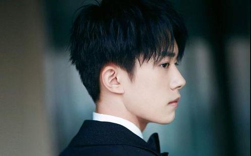 易烊千玺默默吃瓜爆料,意外爆料娱乐圈幕后真相