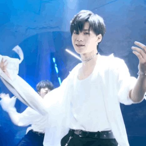 张真源吃瓜爆料是真的吗,真相揭秘还是无端猜测？