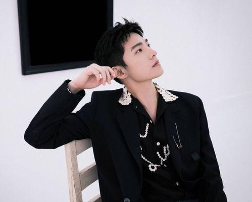 吃瓜爆料杨洋军艺校草,吃瓜爆料下的青春风采