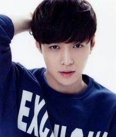 帅男明星网红,揭秘帅男明星网红的时尚风采